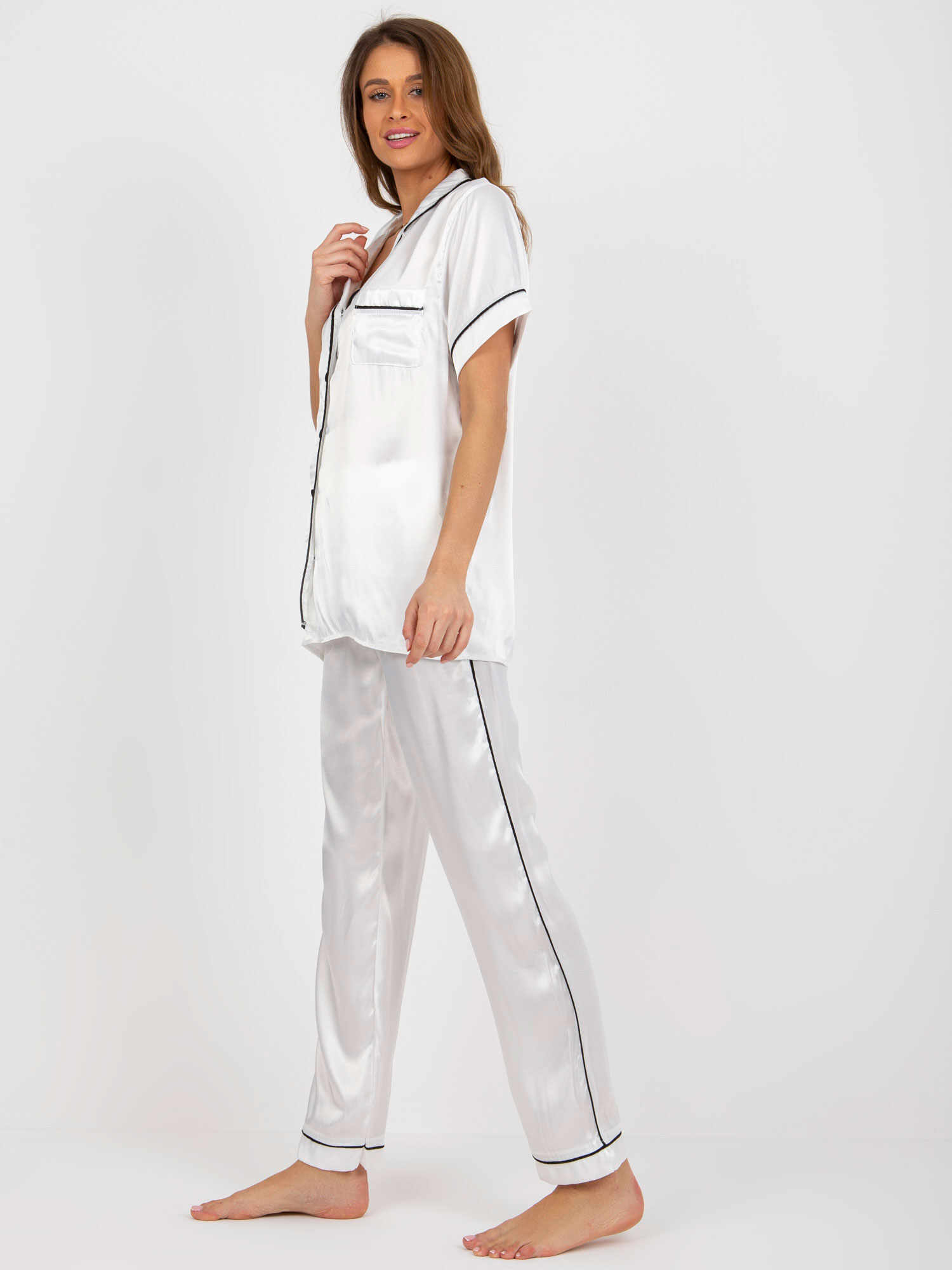 Pijamale albe de dama din satin cu pantaloni lungi si camasa